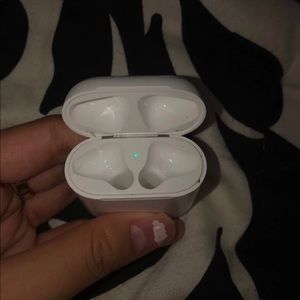 Apple Airpods Charger *AUTHENTIC*